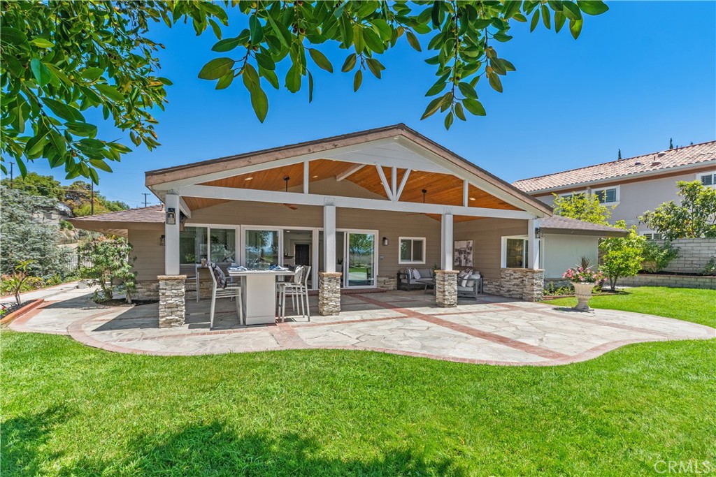 2120 E White Lantern Lane