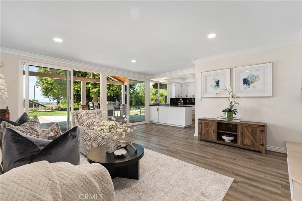 2120 E White Lantern Lane