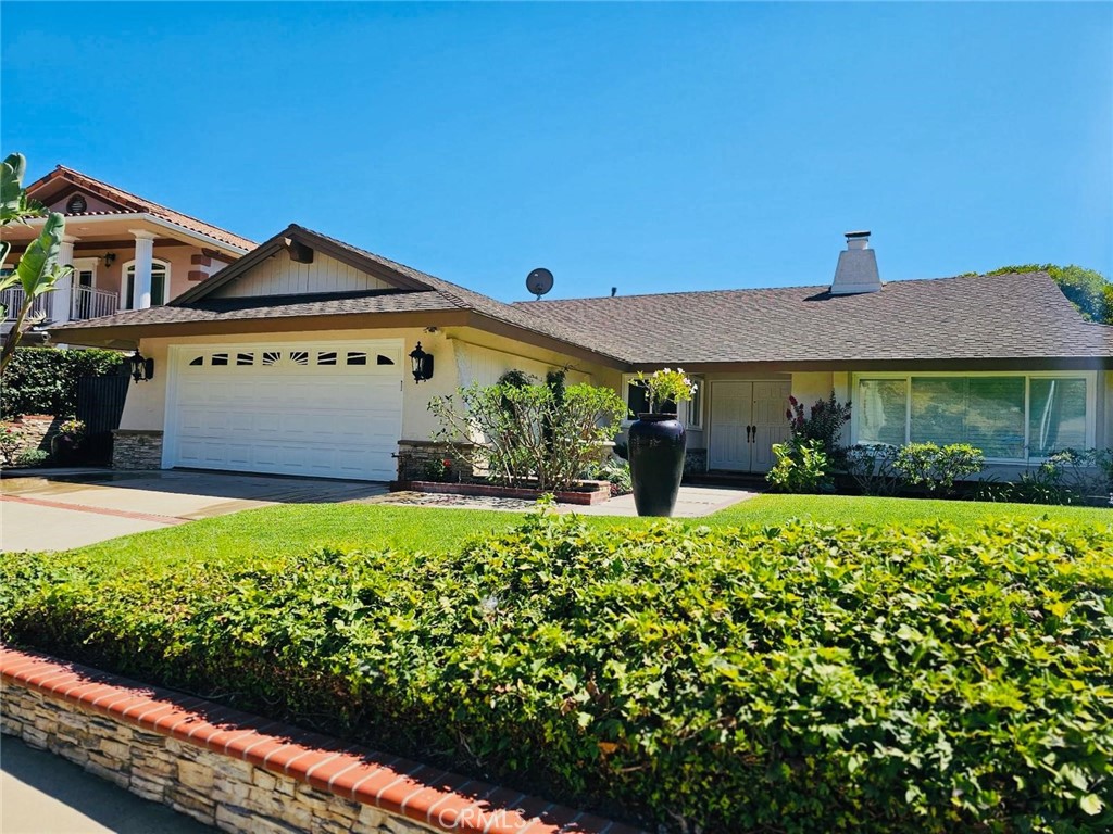 2120 E White Lantern Lane