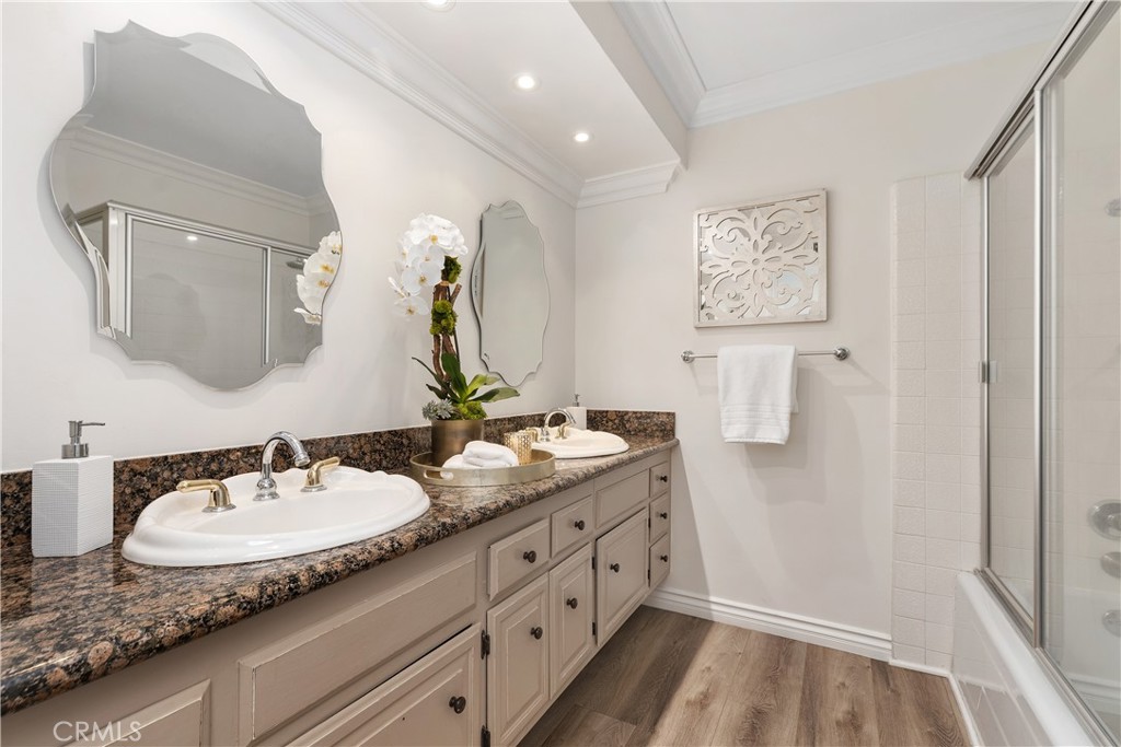 2120 E White Lantern Lane