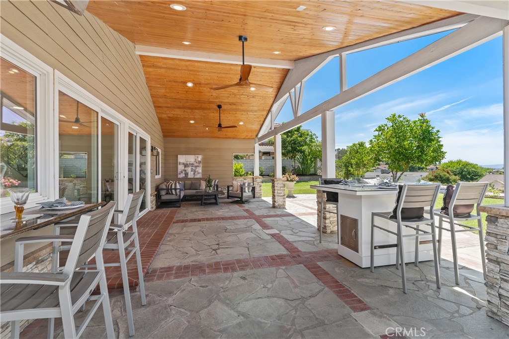 2120 E White Lantern Lane