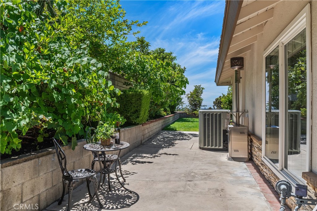 2120 E White Lantern Lane