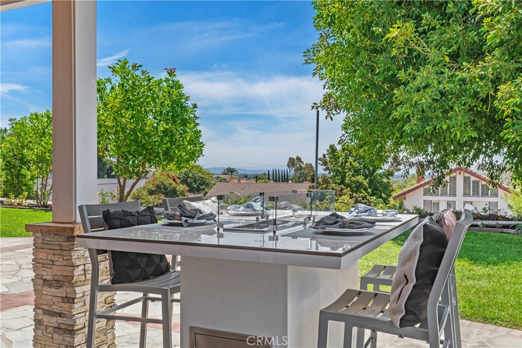 2120 E White Lantern Lane