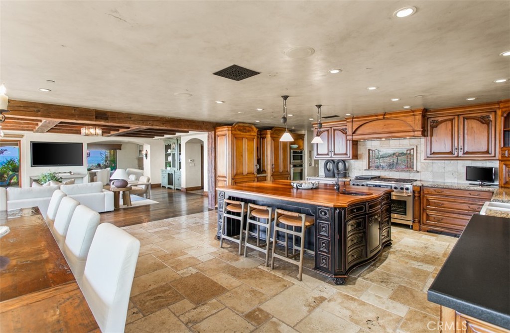 25 San Mateo Way