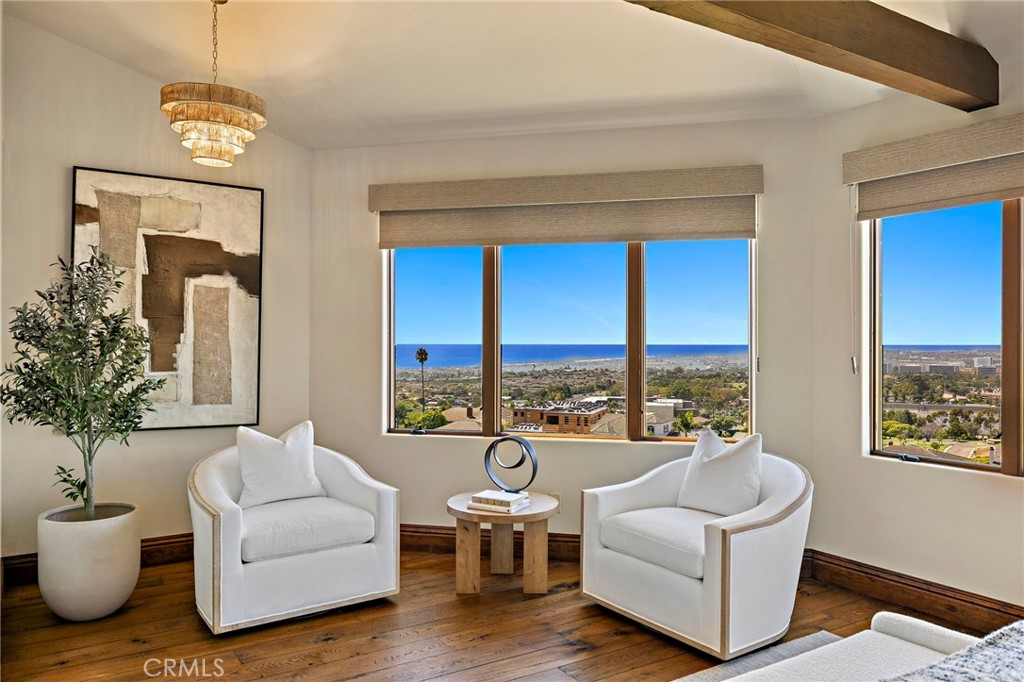 25 San Mateo Way