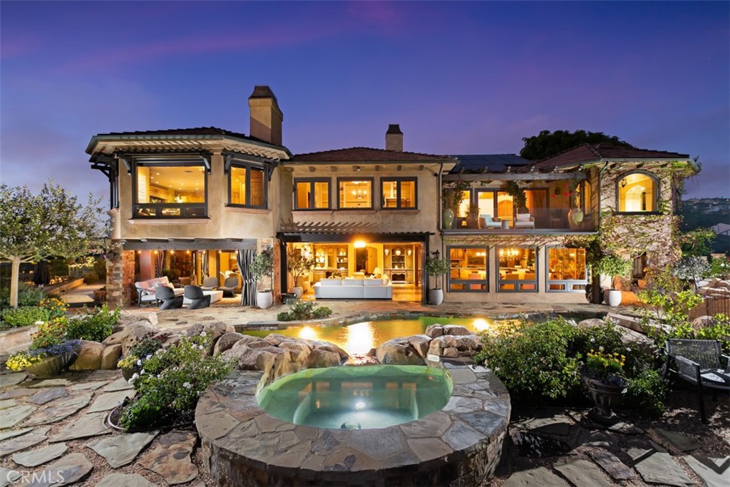 25 San Mateo Way