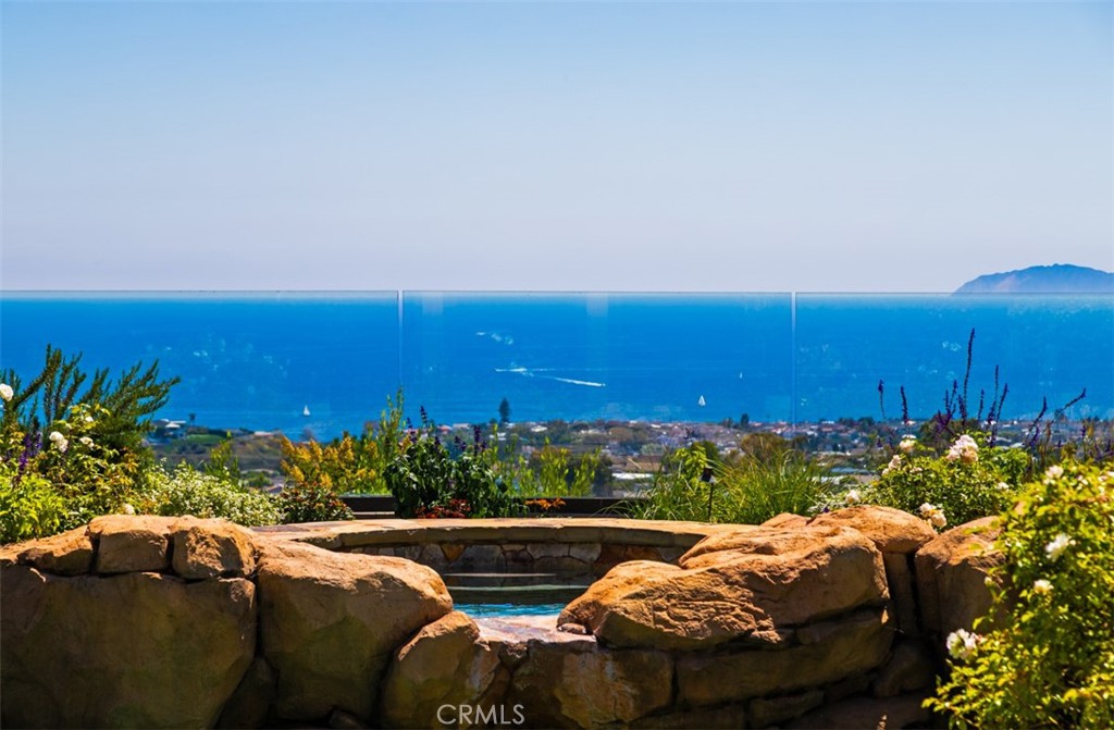25 San Mateo Way