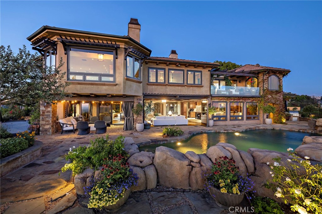 25 San Mateo Way