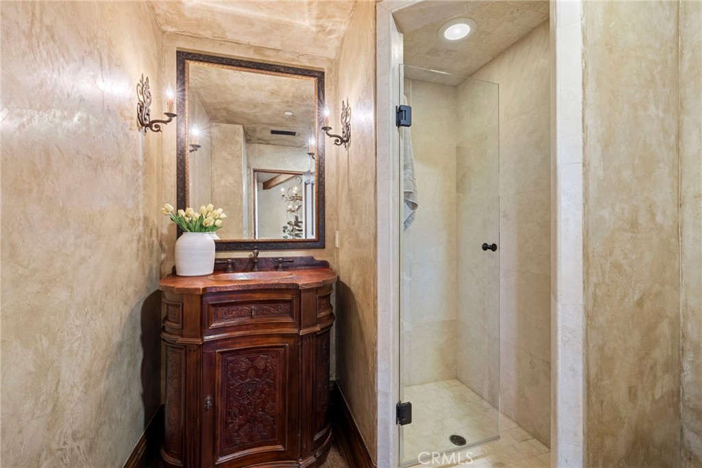 25 San Mateo Way