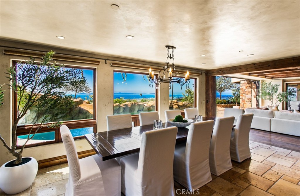 25 San Mateo Way