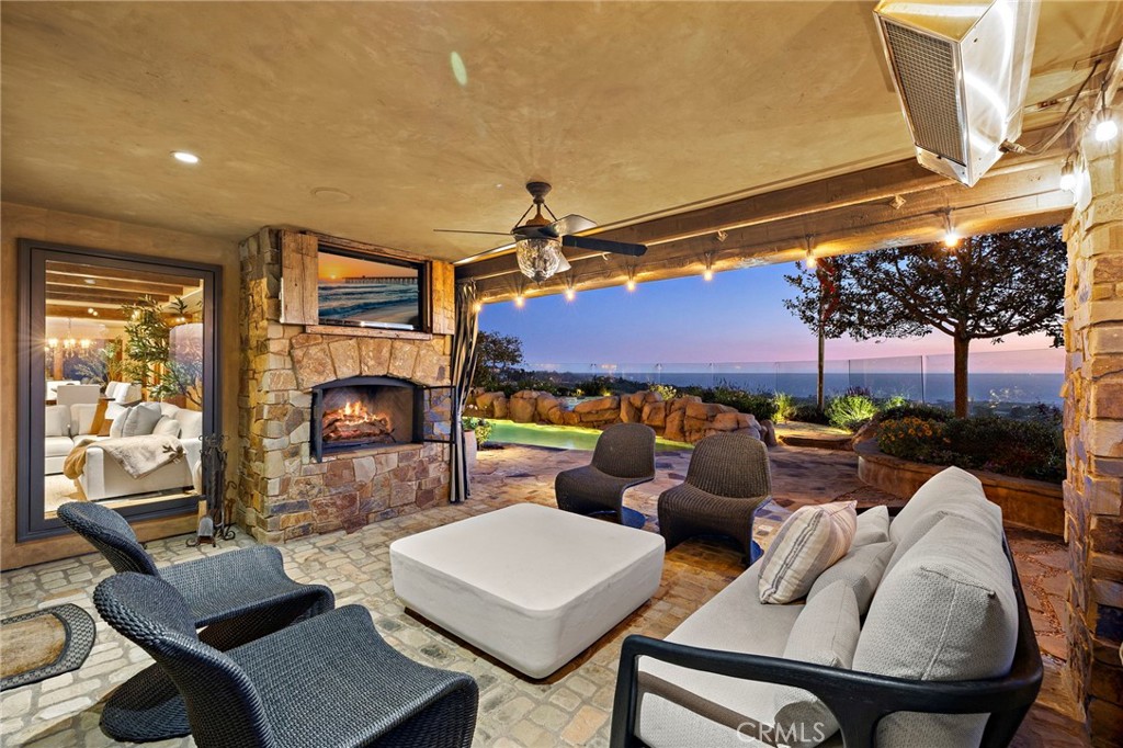 25 San Mateo Way