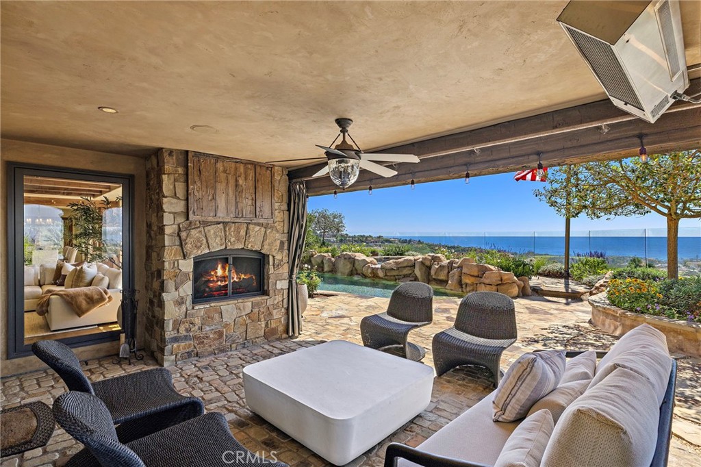 25 San Mateo Way