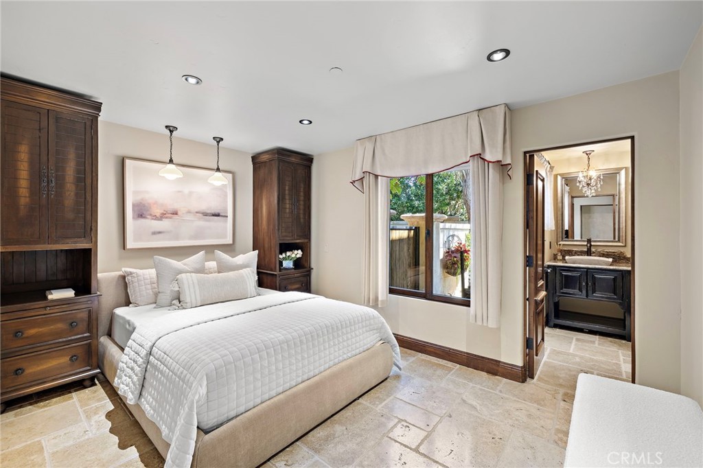 25 San Mateo Way