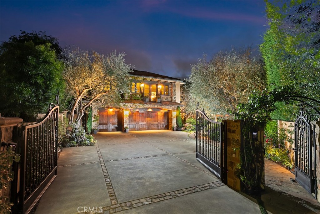 25 San Mateo Way