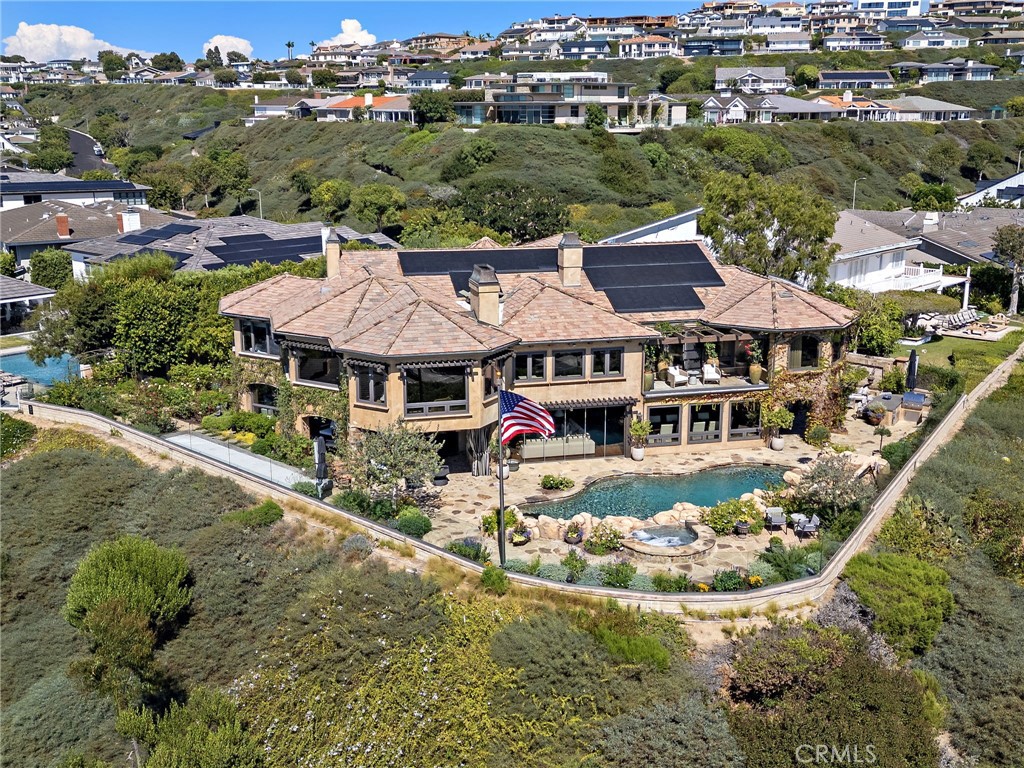 25 San Mateo Way