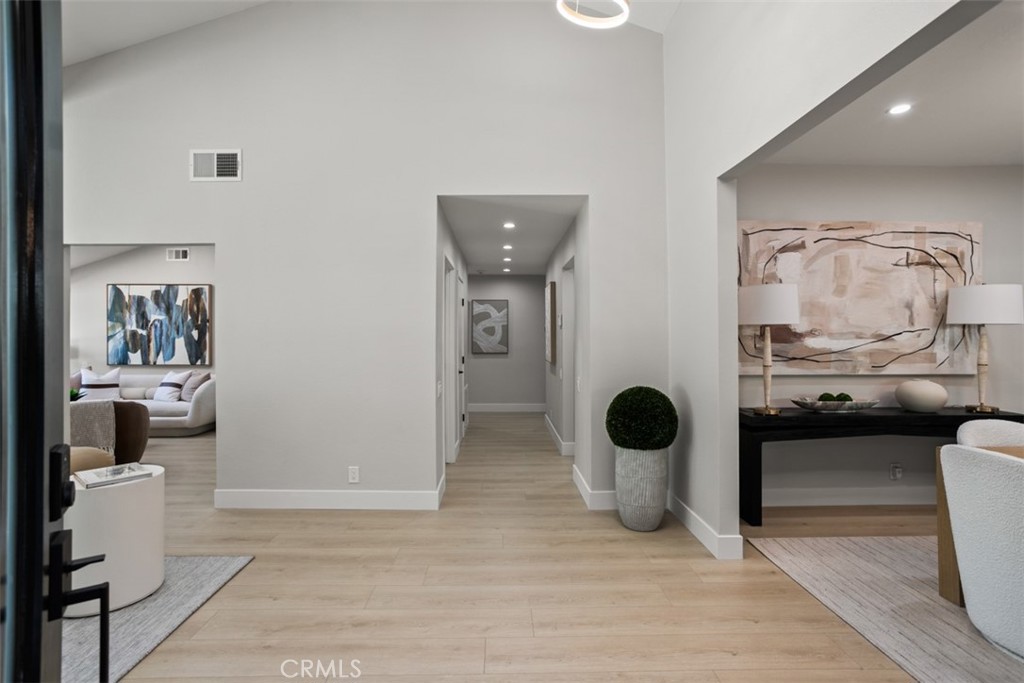 10 White Water Drive