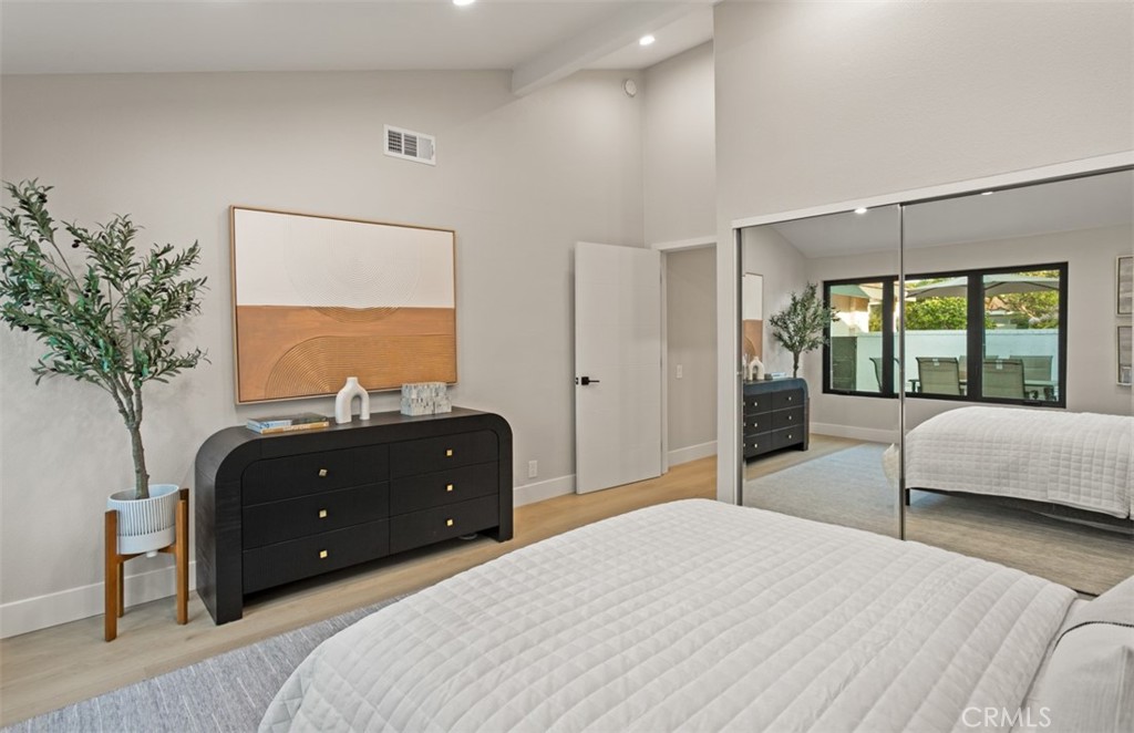 10 White Water Drive