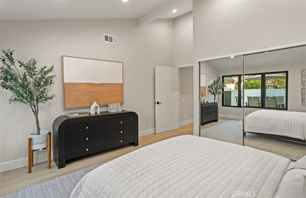 10 White Water Drive