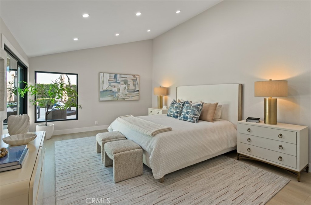 10 White Water Drive