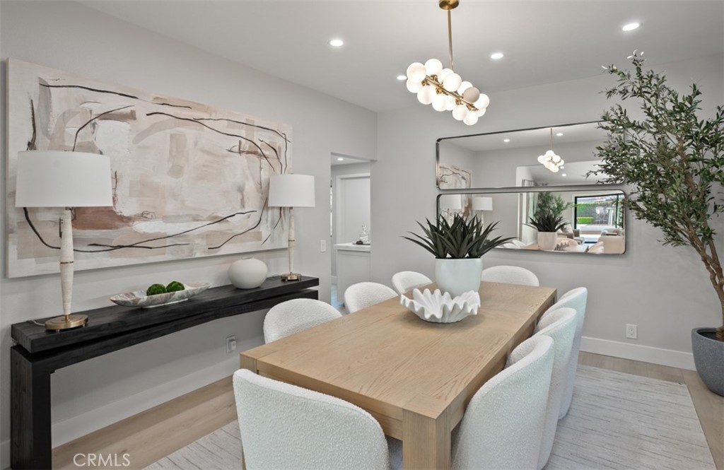 10 White Water Drive