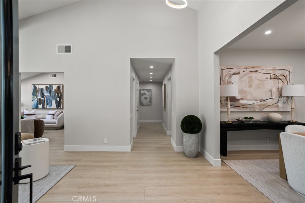 10 White Water Drive