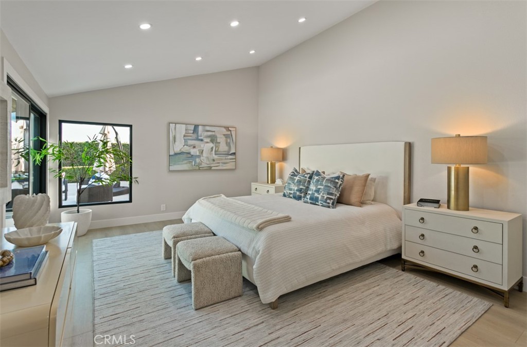 10 White Water Drive