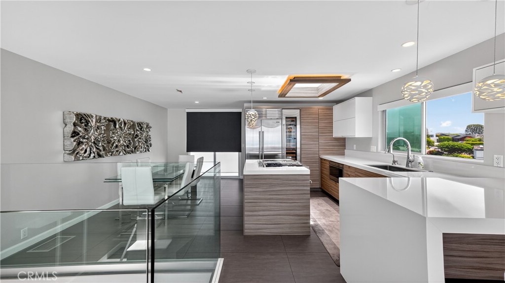 855 Santa Ana Street