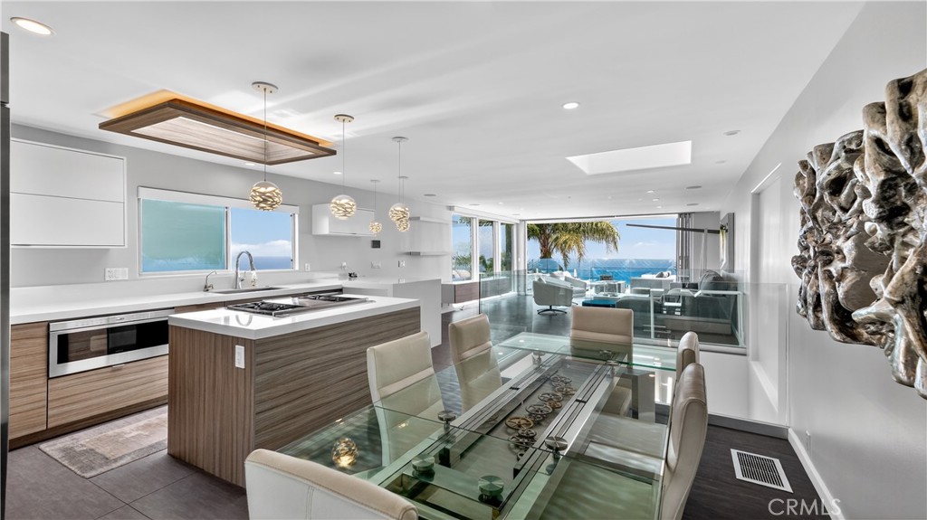 855 Santa Ana Street