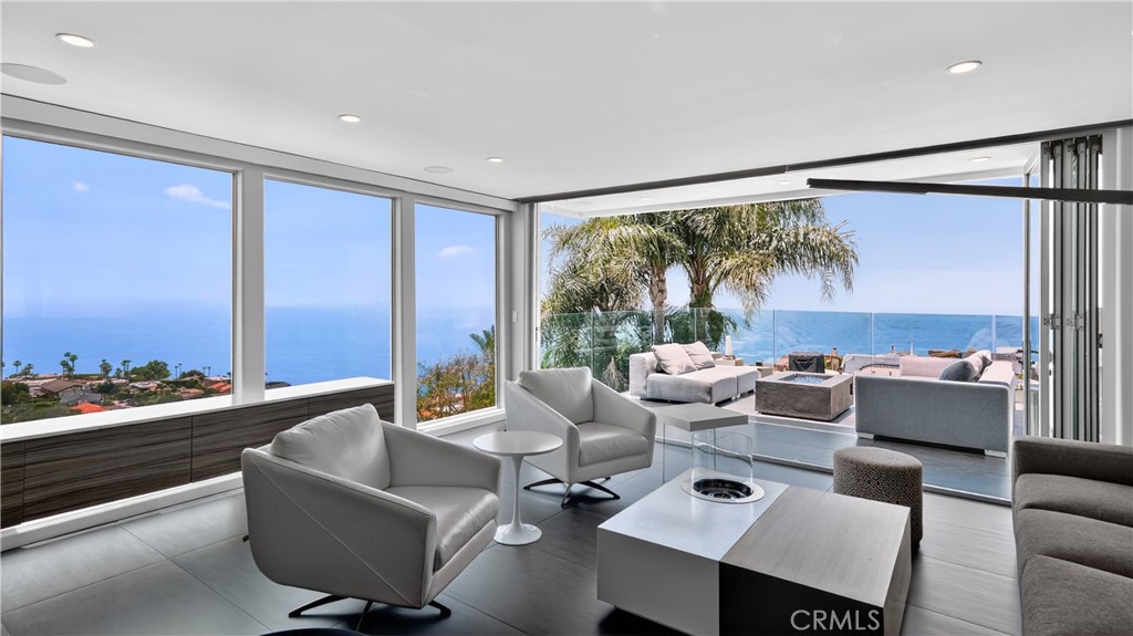 855 Santa Ana Street