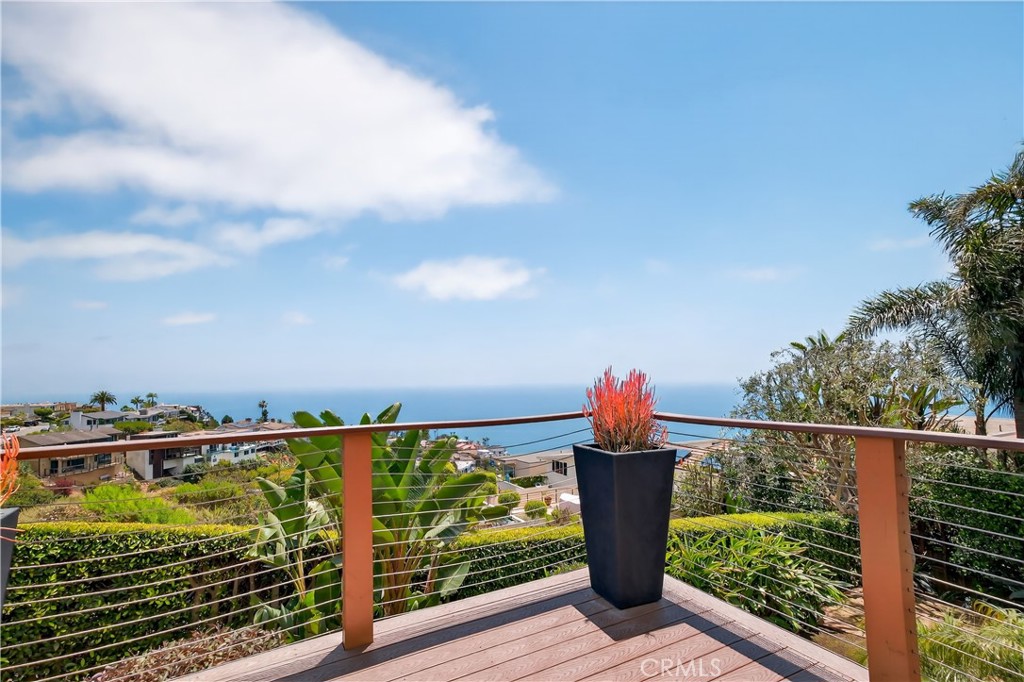 855 Santa Ana Street