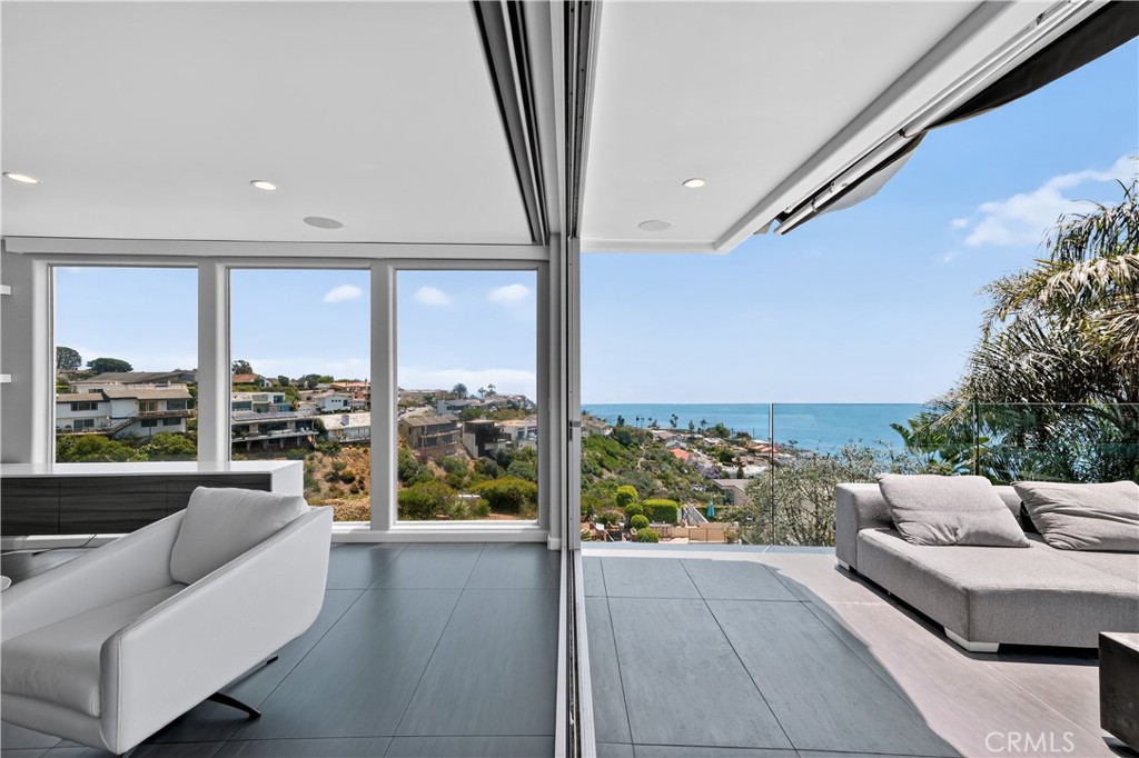 855 Santa Ana Street