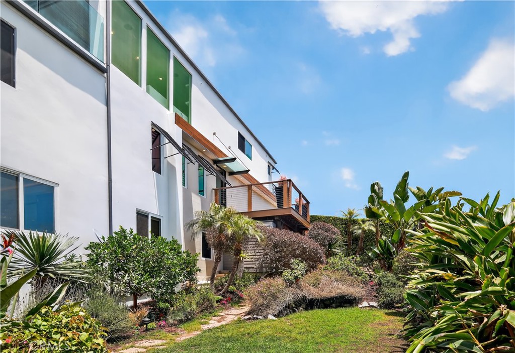 855 Santa Ana Street