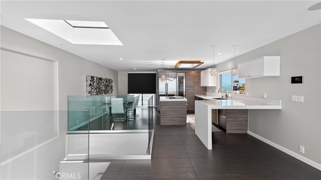 855 Santa Ana Street