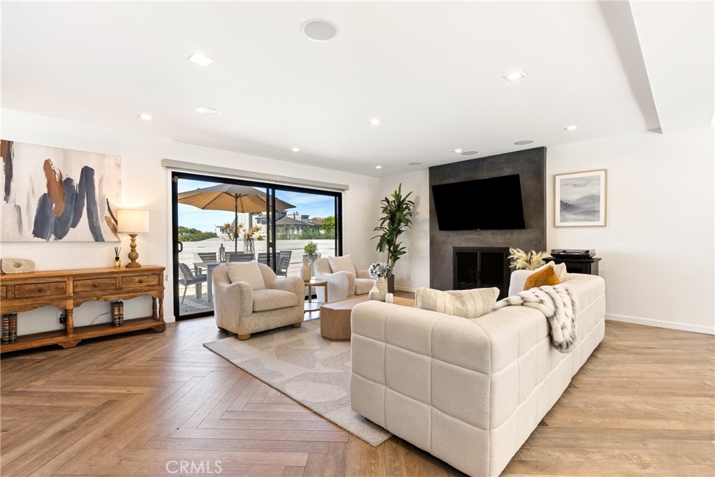 2870 Zell Drive