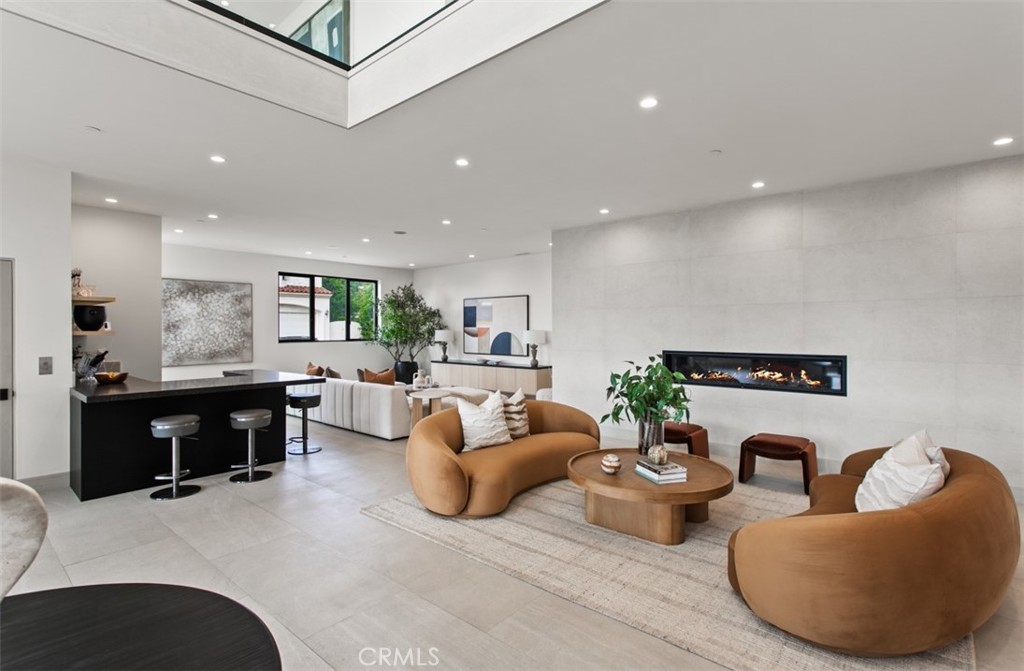 1210 Kings Rd