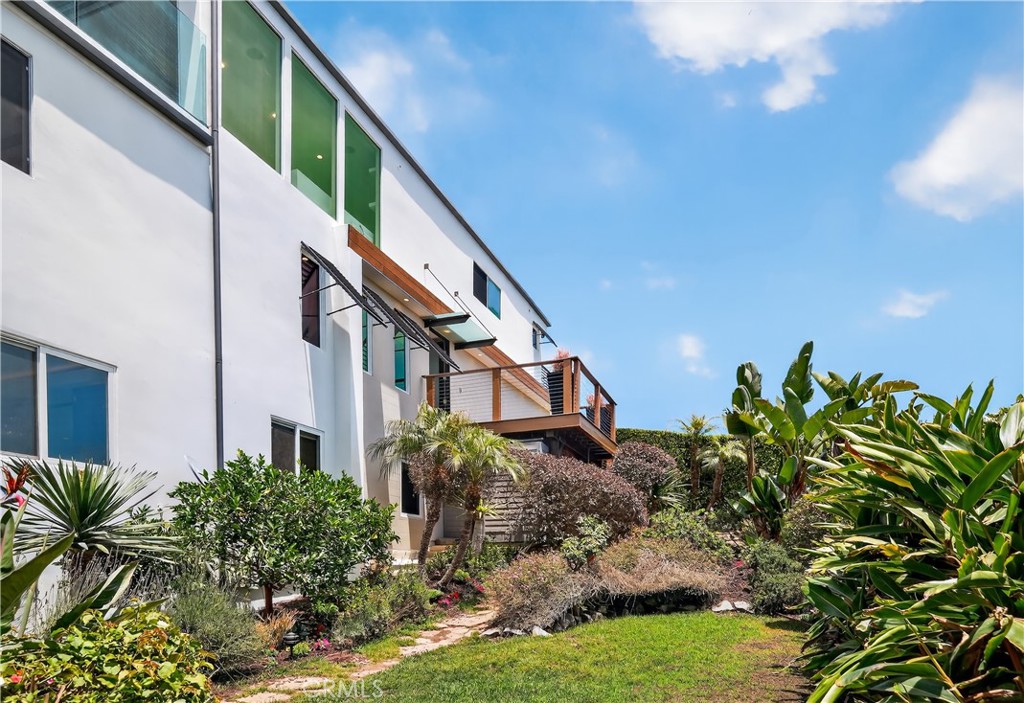 855 Santa Ana Street