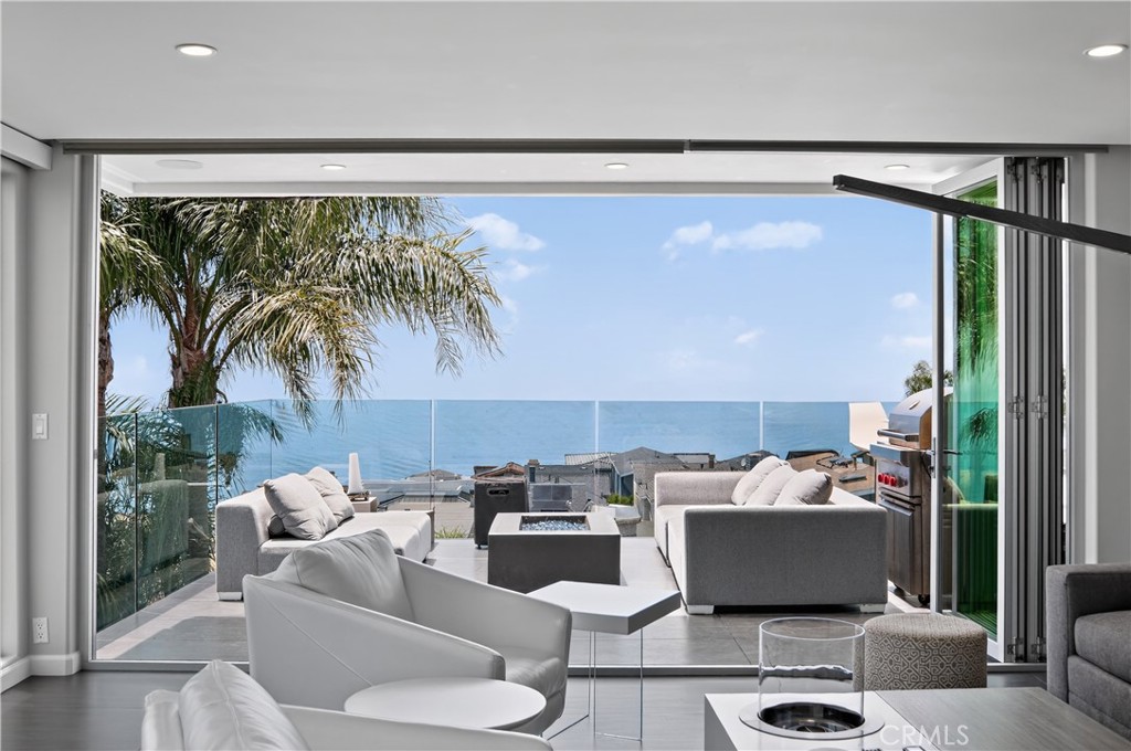 855 Santa Ana Street