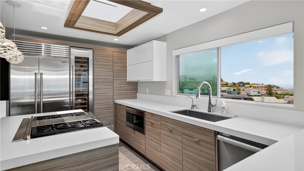 855 Santa Ana Street