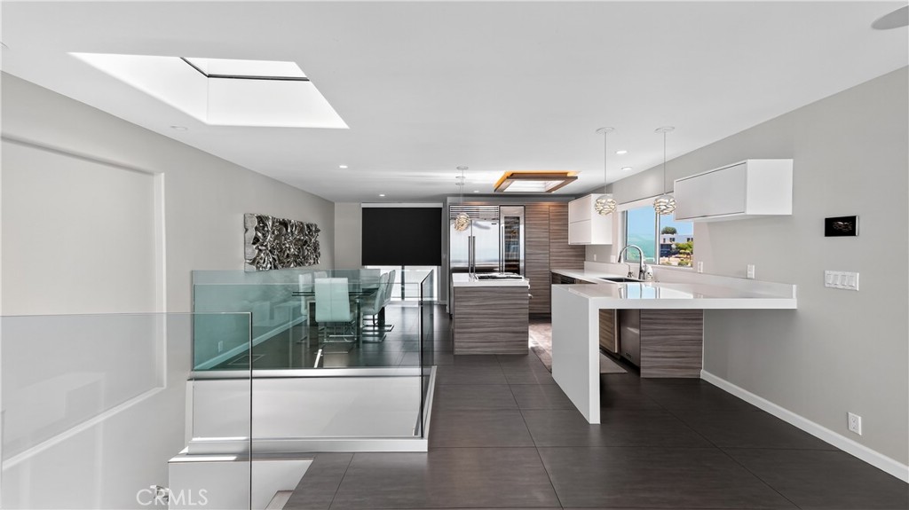 855 Santa Ana Street