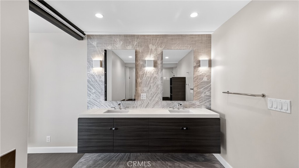 855 Santa Ana Street