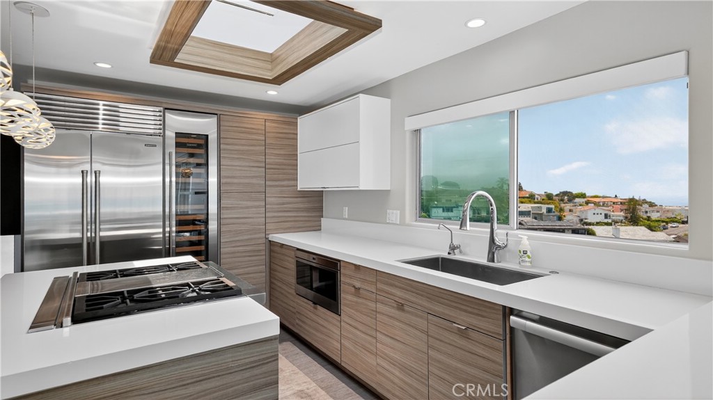 855 Santa Ana Street