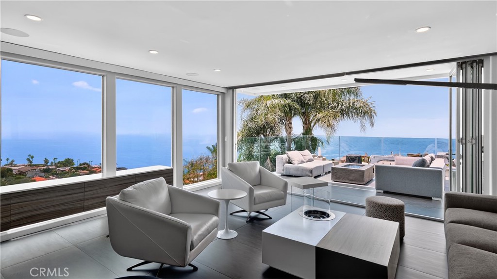 855 Santa Ana Street