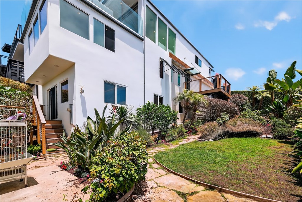 855 Santa Ana Street