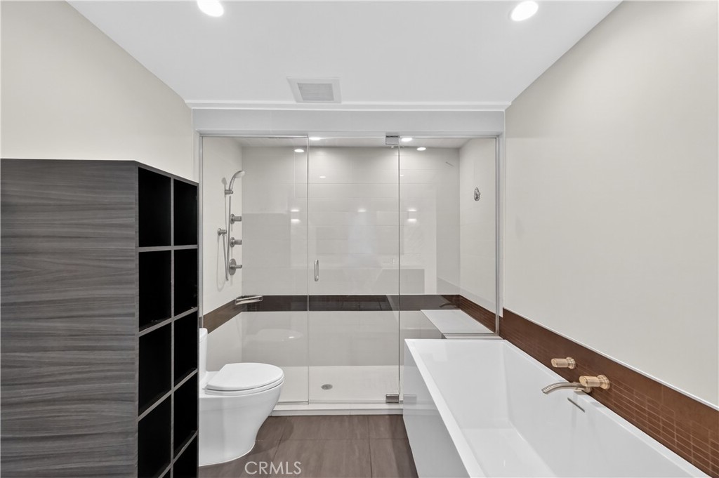 855 Santa Ana Street