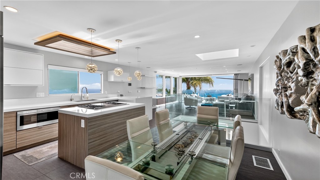 855 Santa Ana Street