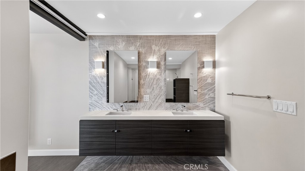 855 Santa Ana Street