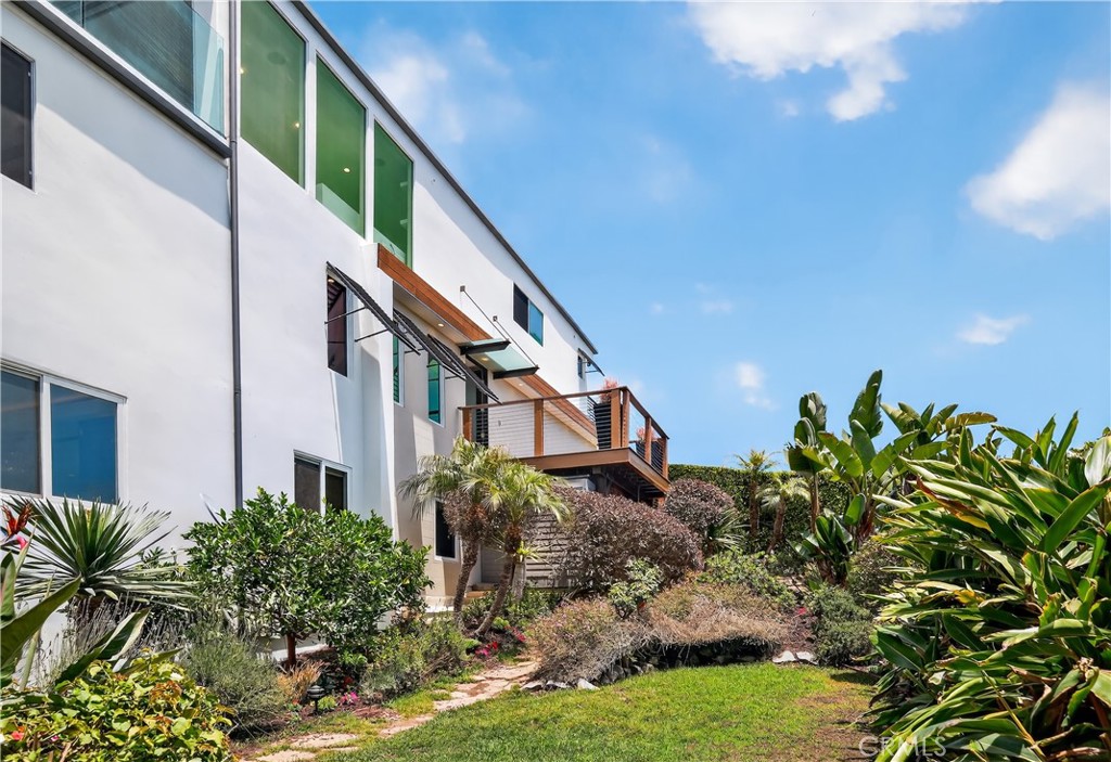 855 Santa Ana Street