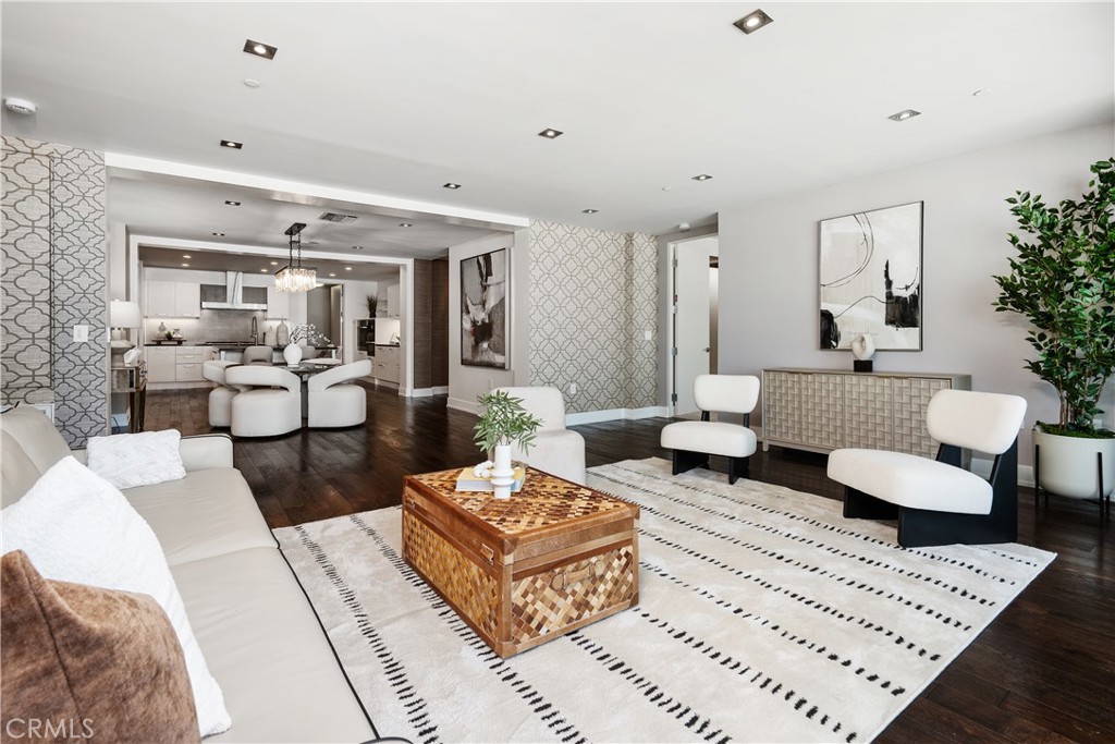 432 N Oakhurst Dr 503