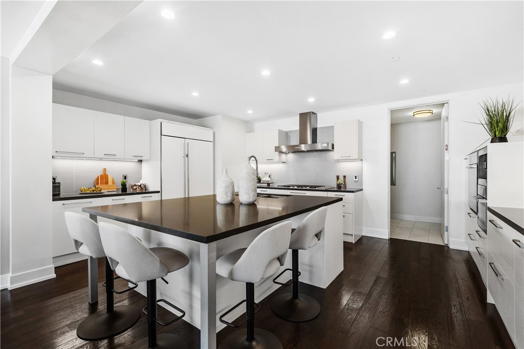 432 N Oakhurst Dr 503