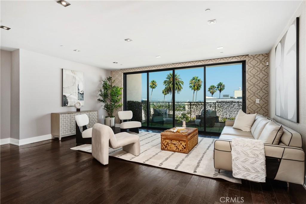 432 N Oakhurst Dr 503